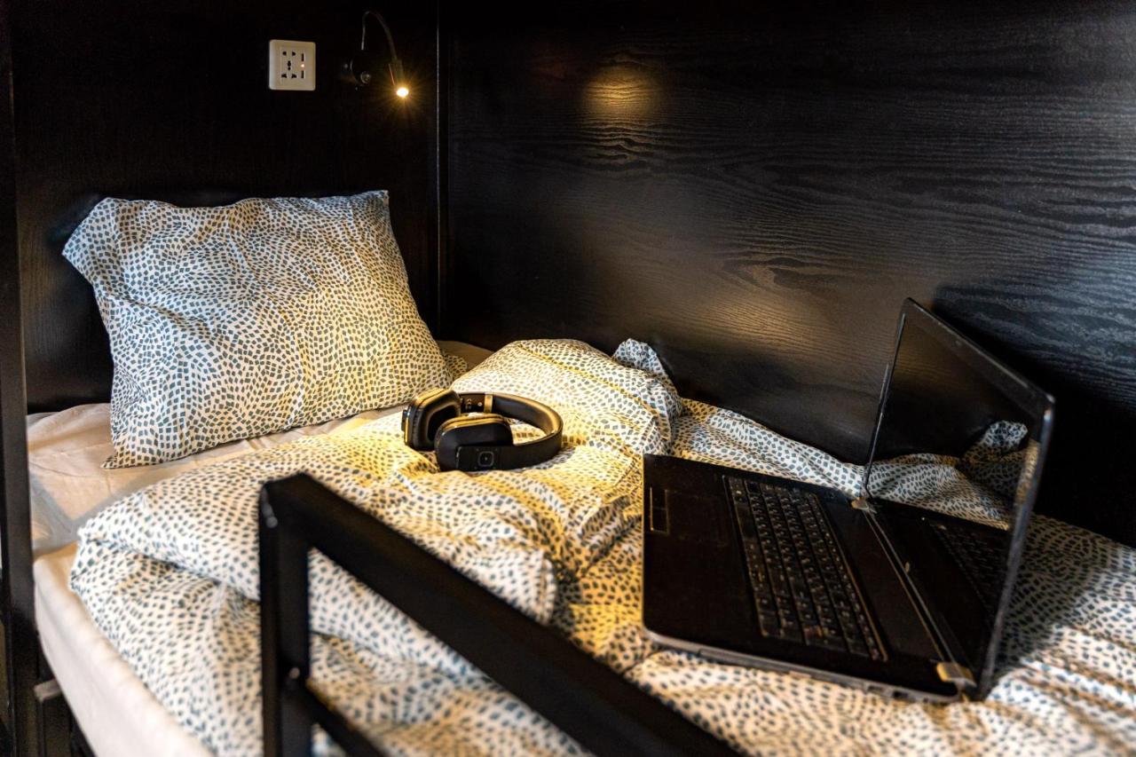 Bee Hostel ลิมาซอล ภายนอก รูปภาพ