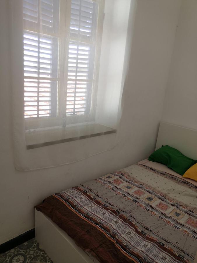Bee Hostel ลิมาซอล ภายนอก รูปภาพ